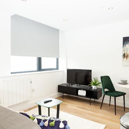 Stylish Studio Apt Overlooking Old Trafford 曼彻斯特 外观 照片