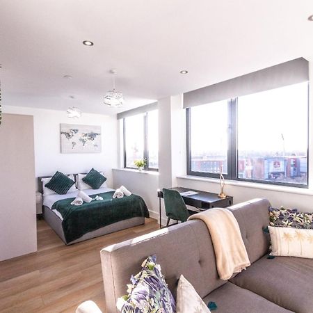 Stylish Studio Apt Overlooking Old Trafford 曼彻斯特 外观 照片