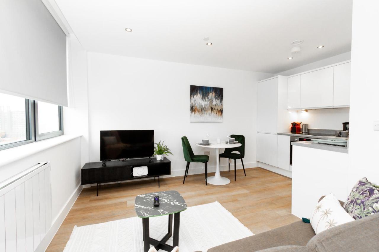 Stylish Studio Apt Overlooking Old Trafford 曼彻斯特 外观 照片