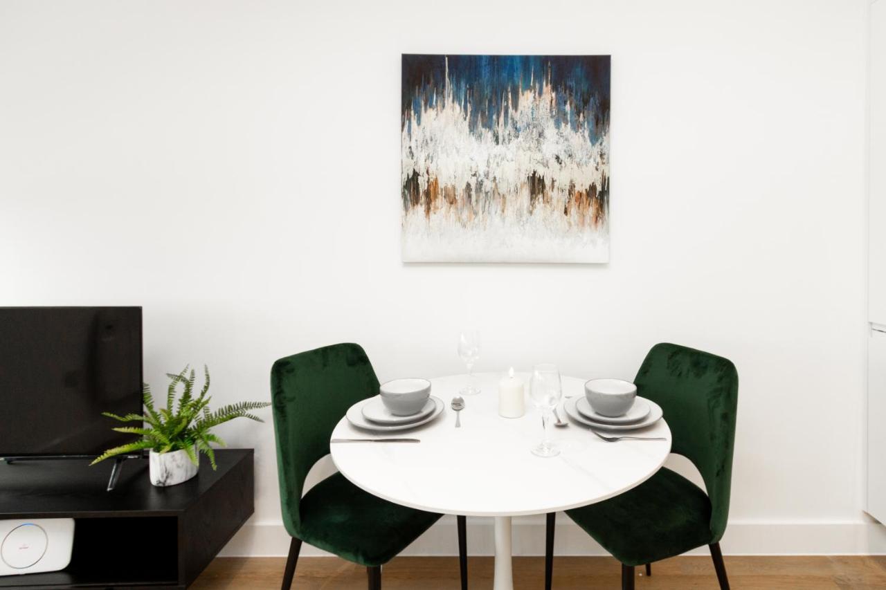 Stylish Studio Apt Overlooking Old Trafford 曼彻斯特 外观 照片